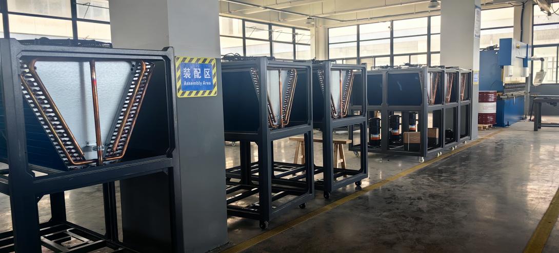 Air cooled screw chiller PN4-60PF